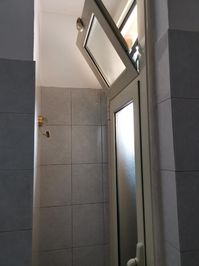 Aquarium Room Fish And Gastropods Turin Extérieur photo